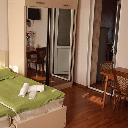 Tamara'S Apartament In Avlabari Тбілісі Екстер'єр фото