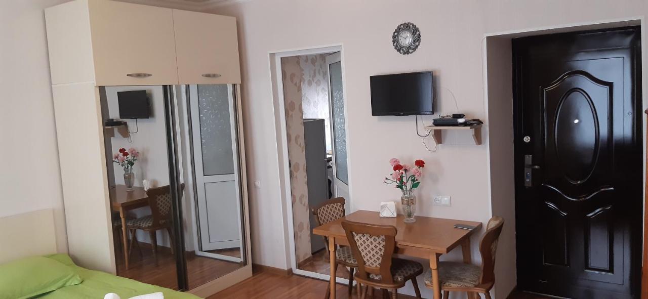 Tamara'S Apartament In Avlabari Тбілісі Екстер'єр фото